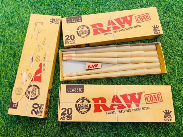 3ffb3b76-4684-4520-9104-4def71414ba3 RAW CLASSIC KINGSIZE PRE ROLLED CONE 20PC PER BOX