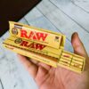 eb90d986-d0c0-490f-a3c4-a88f3f0be32b RAW CLASSIC CONNOISSEUR KINGSIZE SLIM + PRE-ROLLED TIPS