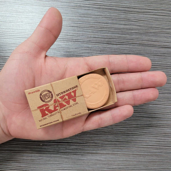 raw-hydrostone-natural-terracotta-humidifying-stone-accessories-war00059-1-20-esd-official-28044419465354_600x RAW Humidifying Hydrostone